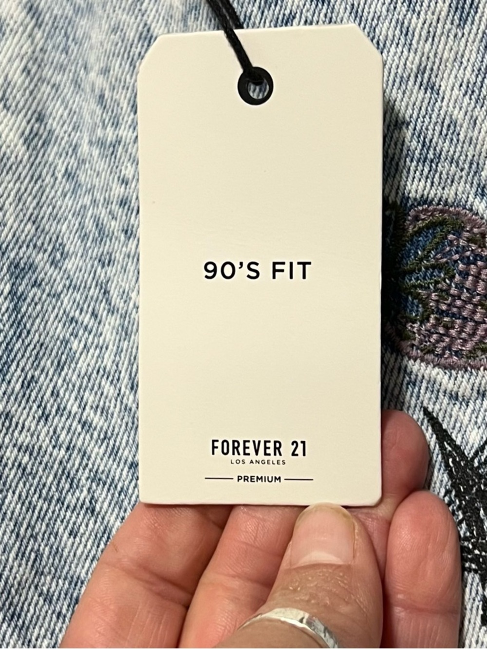 NWT Forever 21 High-Rise 90’s Loose Fit Straight Jeans Graphic Embroidery Ripped - Picture 6 of 12